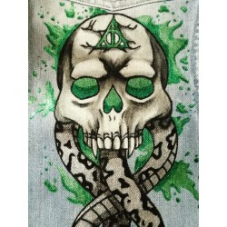 gilet jeans upcyclé personnalisé harry potter marque des ténèbres peinture