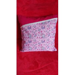 Coussin rose et fushia imprimé kirby rétro gaming